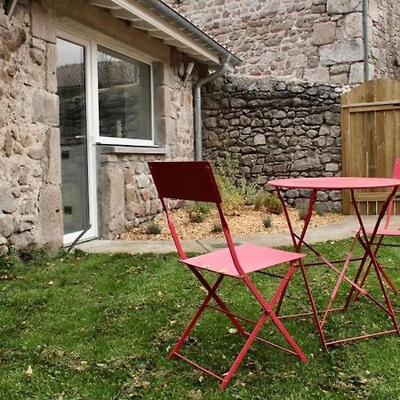 Superbe Appartement Avec Jacuzzi Et Jardin Prive Marlhes Bagian luar foto