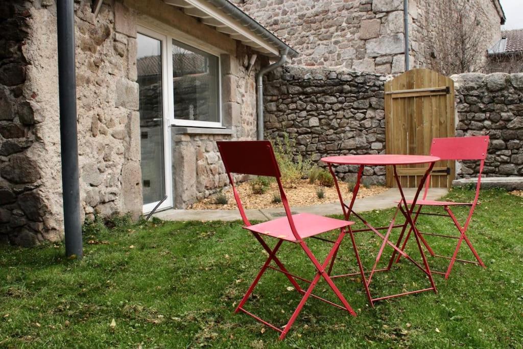 Superbe Appartement Avec Jacuzzi Et Jardin Prive Marlhes Bagian luar foto