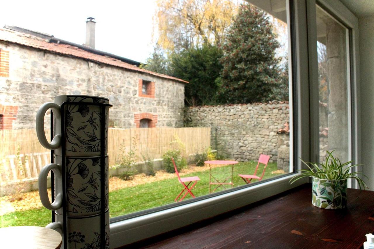 Superbe Appartement Avec Jacuzzi Et Jardin Prive Marlhes Bagian luar foto
